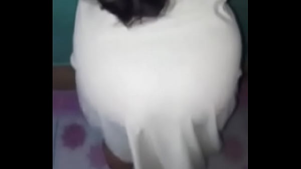 wife shaking ass in nighty