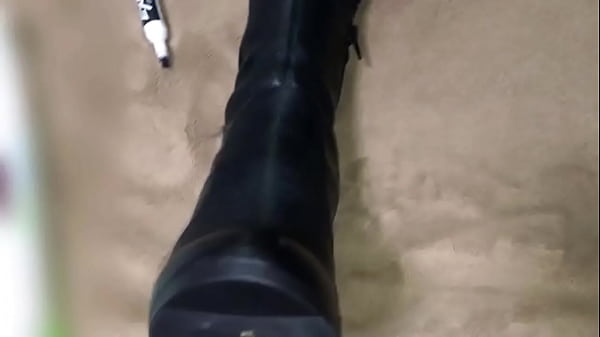 Mrs Sexy Santa showing that sexy outfit LA SEÑORITA SANTA ENSEÑANDO SU TRAJE SEXY