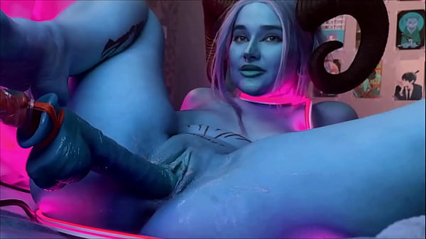 Powerful orgasms bring the cosplayer to squirt