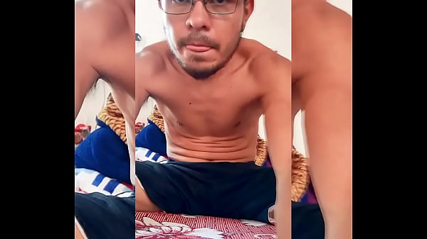 Download Video - Ven a acariciarme la verga&comma; mi esposa sali&oacute; y estoy solo en casa