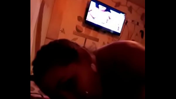 Download Video - Veneca dando mamada al natural