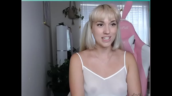 Cute blonde camgirl fucks her hairy pussy