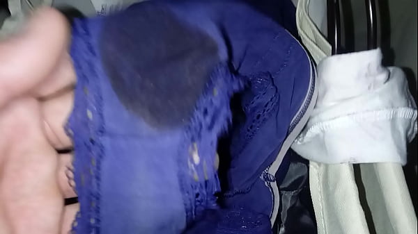 Smelling Dirty panties