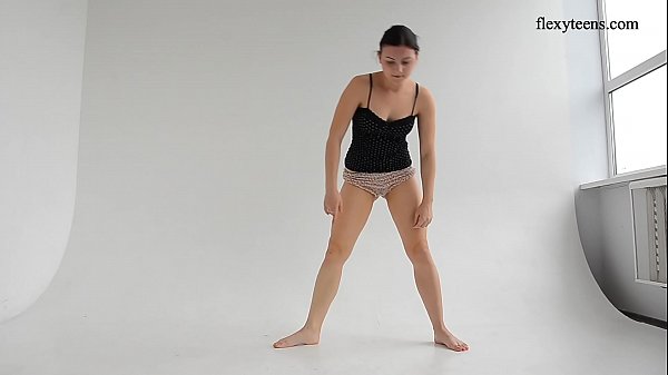 Dasha Lopuhova super sexy young gymnast