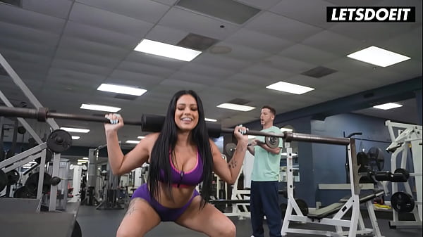 Gym Sluts Seduce Skinny Guy Into Dirty Threesome - HORNY HOSTEL