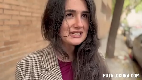 Download Video - PutaLocura - Pillada a la sensual Laura Hardkinks