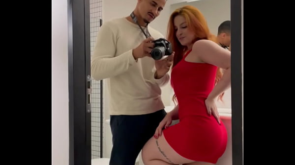 Leaving the redhead weak in the knees. - Free