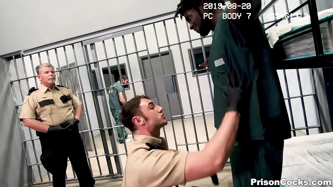 POLLAS DE PRISIÓN - Verificación de polla de contrabando con Nic Sahara, Jason Collins, Devin Trez y Michael Boston
                      hardcore interracial uniform gay muscle jail muscular police prison cops inmate gay sex gay anal nic sahara michael boston devin trez jason collins prison cocks prisoncocks pc17369 muchos negros