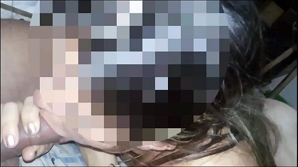 The cat fell in with desire on the dick