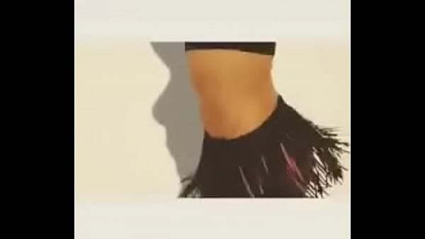 Torrie Wilson booty shake.