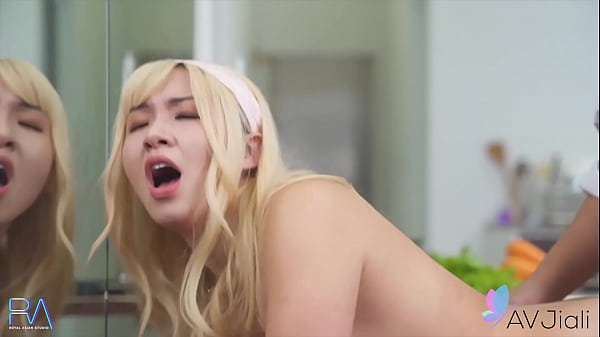 Taiwanes blonde,girl Lina has a hard sex with old friend