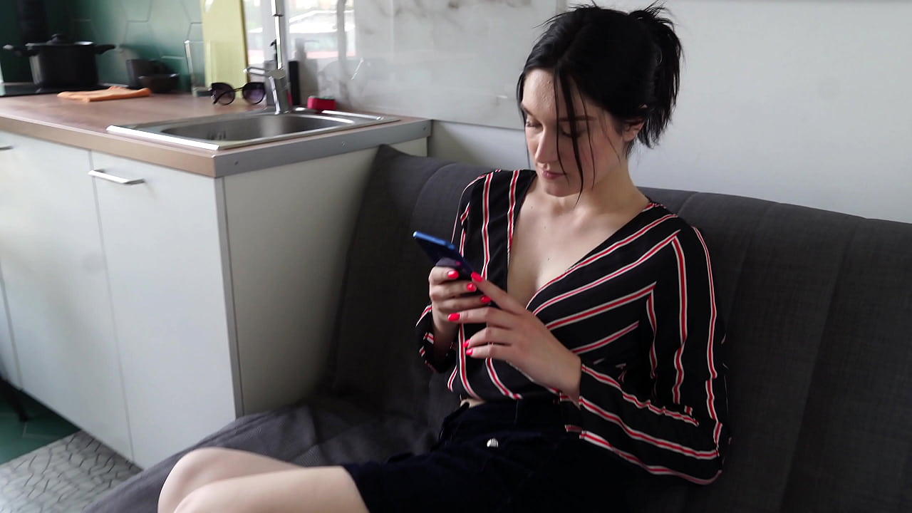 Soplandole la polla a mi sugar daddy
                    blowjob brunette amateur homemade POV deep throat moaning cute college new white girl pretty face white skin teens 18 muchos negros