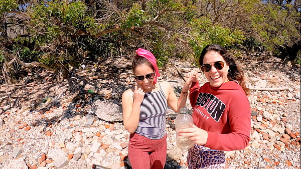 Drinking pee 2 girls best friend of "april big ass" risk drinker woman pee in public !!!!RED FULL VIDEO