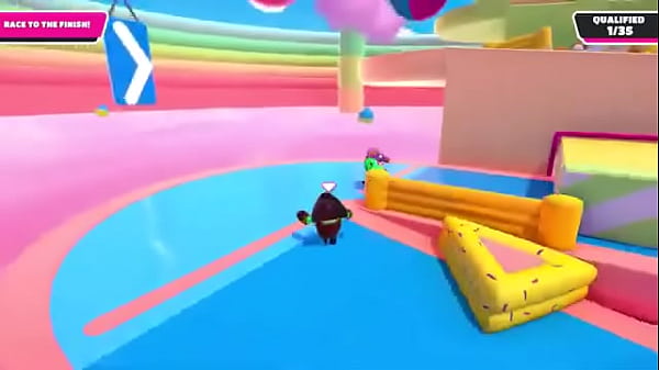 pirate gets his ass beat on fall guys