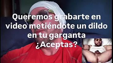 Le ofrecimos a chacal mexicano de las barras insurgentes pagarle unos pesos si se dejaba grabar en video gay metiéndose un dildo hasta la garganta y dejarse tomar fotos calientes para sitios porno gay