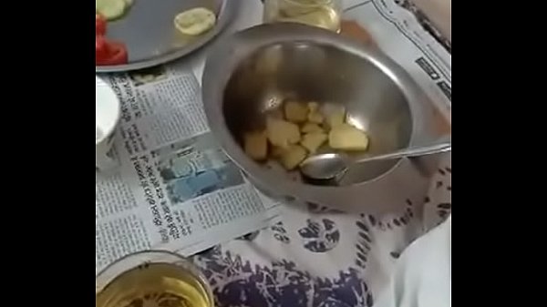 Download Video - Tamil cuckhold husband show his wife