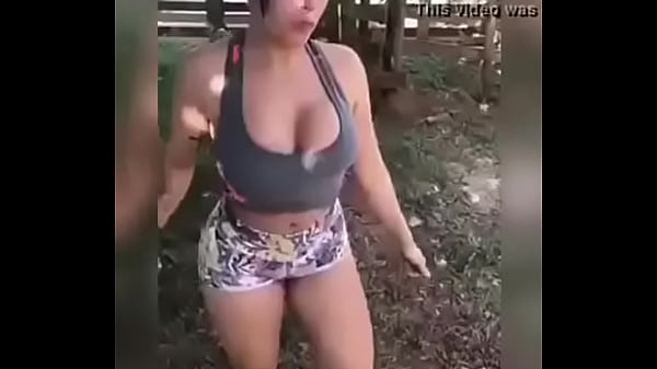 GOSTOSA DO RAB&Atilde;O DAN&Ccedil;ANDO COM TES&Atilde;O