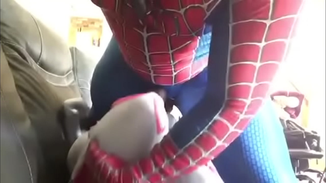 Hombre Araña golpeando a Gwen Gwen
                    blowjob big butt phat booty dick suck pretty pussy hard dick phat pussy marvel comics no way home muchos negros