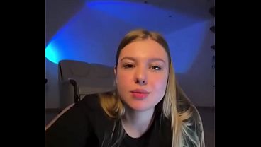 Bouncing huge tits and masturbate fat pussy