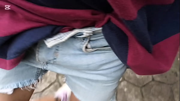 pajeandome en la calle, me vine dos veces