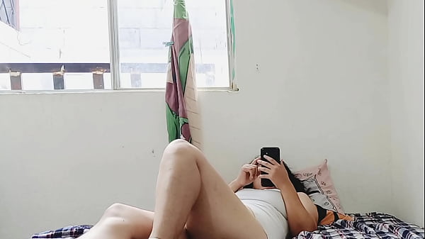 Hot madrastra se follo a su hijastro en la habitaci&oacute;n del hotel PARTE 1