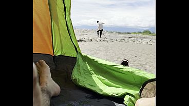 sexo en la playa para reforzar la amistad