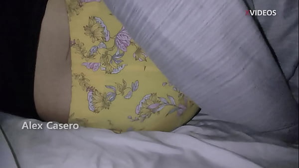 Download Video - VEO SOLA A LA HERMANASTRA DE MI MEJOR AMIGO ESTA BIEN RICA Y ME FOLLO SU CULO