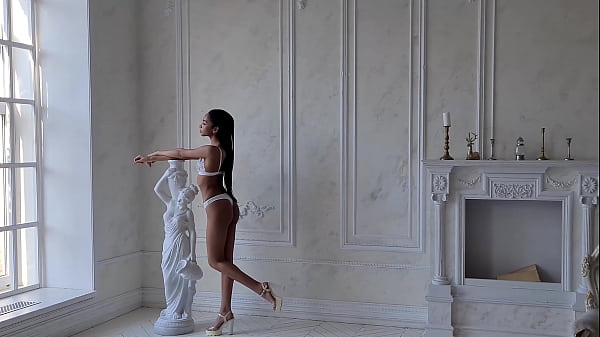 Pau duro na bunda da mulata