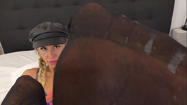 I want wet nylon feet! Cum all over my sexy nylon feet!