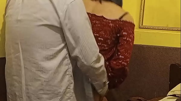 Download Video - Encuentro casual con travesti de closet&comma; dominado en privado