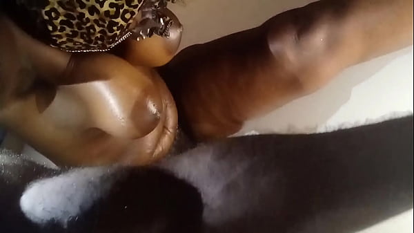 Free Preview of a African American Beauty At A Gloryhole