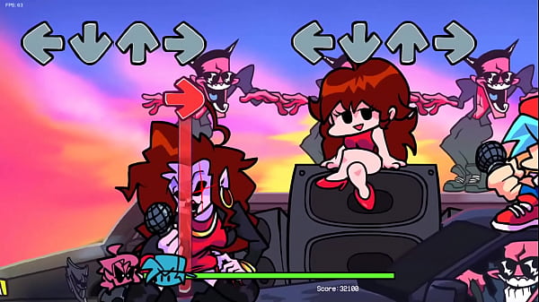 Novinho dotado fudendo a buceta da sogra na frente da namorada