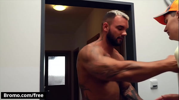 Download Video - &lpar;Jamie Owens&rpar; Delivers The Pizza In The Exact Moment &lpar;Jerom&rpar;e Is Horny Wants To Masturbate - Bromo