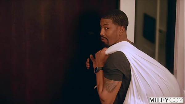 Download Video - MILFY Anal-obsessed housewife Lauren has a taste for BBC