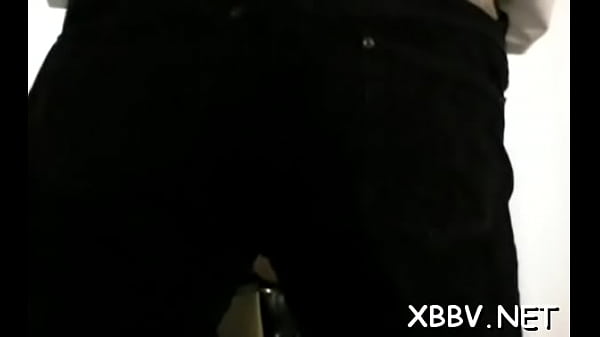 Sexual floosy is masturbating until she cums