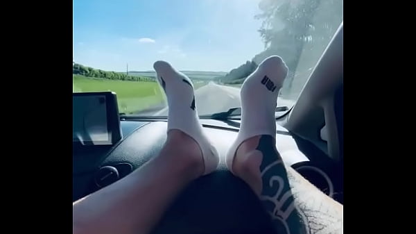 O que vocês fariam com eles? #feet #feetcontent #fetichiste divulgaboy18 sabordmacho DivulgaPutos SoParaDivulgar se...