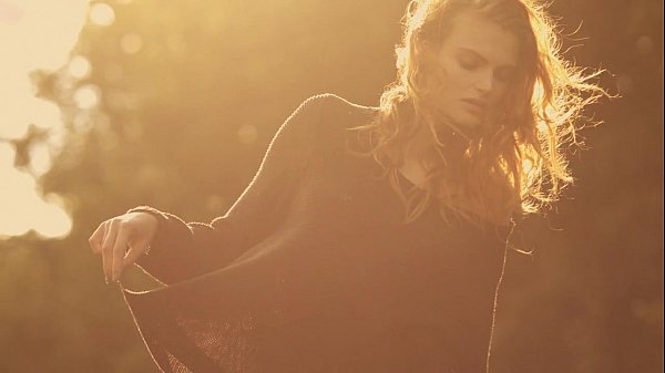 in the wind - Czech glamor Video
