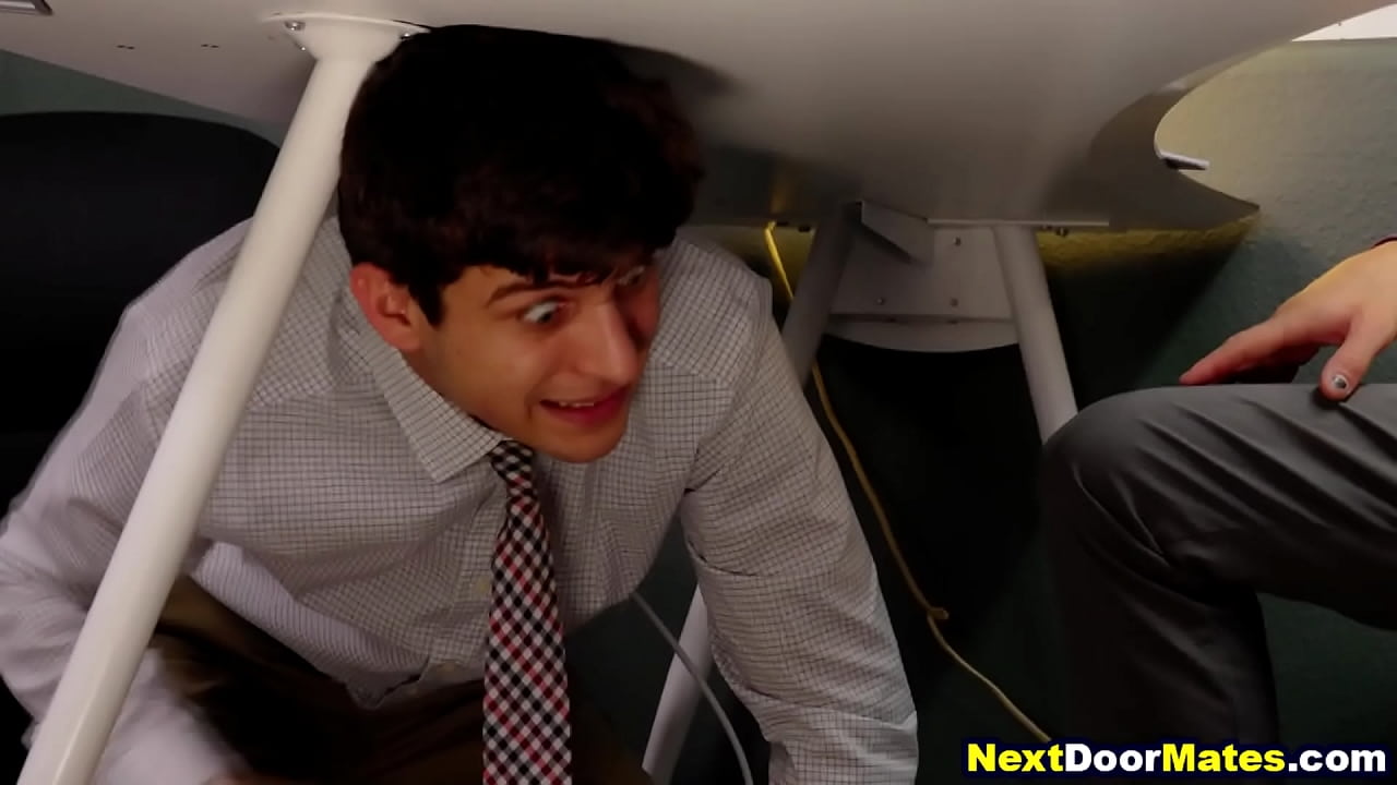 Jefe negro se folla a oficinistas traviesos en la oficina
                    anal sex black interracial blowjob threesome office gay threeway bbc gaysex black dick gayporn black cock office sex gay blowjob gay sex gay porn interracial gay interracial gay sex muchos negros