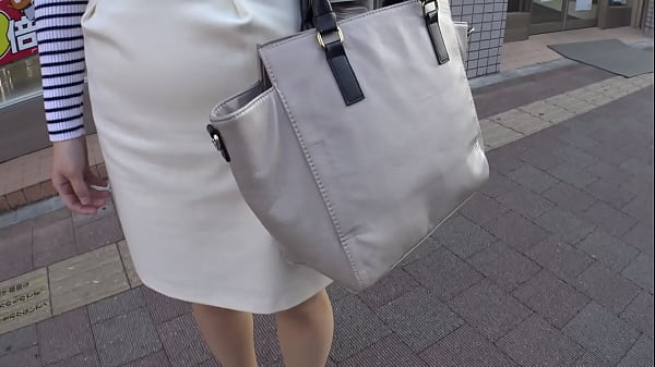 Download Video - 素人おっぱいエステナンパ　巨乳ぬるぬる、乳首ビンビン！！オイル塗りおっぱいモミモミ！美巨乳感じまくり！Part1