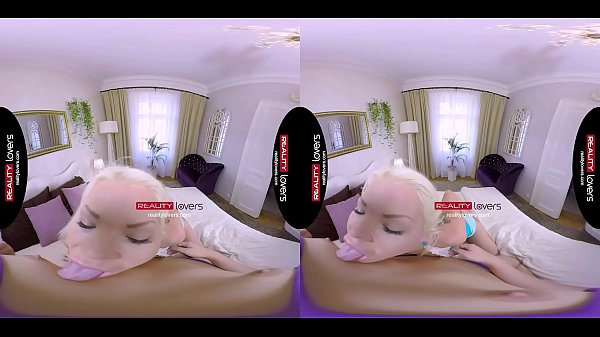 RealityLovers - Classy Milf teasing Girls Pussy