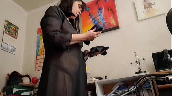 Stepmom stepson wants a hot up looking at pussy and tits