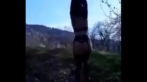 Viens voir la suite de la vidéo dans mon fans clubs...je suce mon homme dans ...