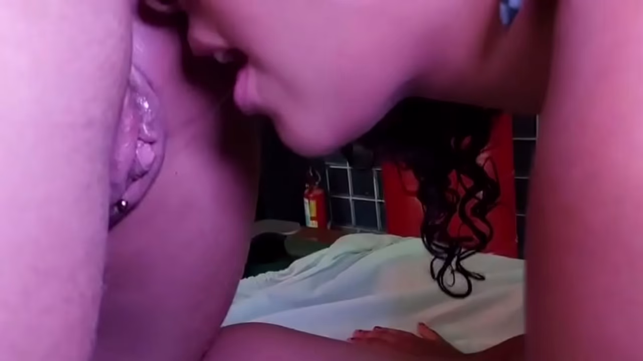 Las prostitutas que no tienen hombres en el burdel están de fiesta entre ellas, usando sus dedos y lenguas para participar de forma lúdica en actividades sexuales.
                      sex lesbian girl milf oral girlfriend orgasm hotwife gostosa bronzeada real orgasm greluda cabare sexo entre mulheres lenev8 casalsarados dedos e linguas muchos negros