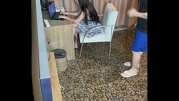 Fui ajudar minha amiga gostosa e acabei metendo muito forte nela!